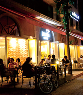 Introduction of Seokchon Lake Café Street image