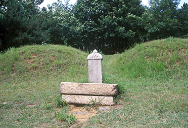 Grave of Munyanggun Ryu Hui-rim image